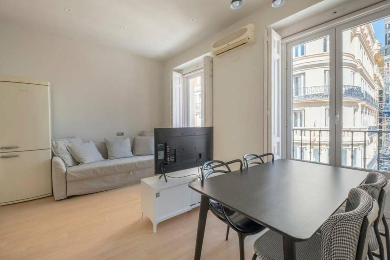 Apartament Apartamento Callao Madryt Zewnętrze zdjęcie
